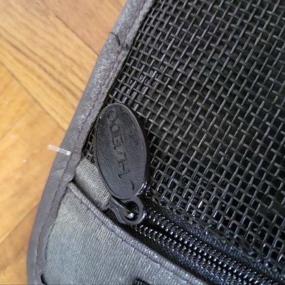 Shiseido Limited Edition Tri-fold Traveler (Bag only) - Picture 10 of 14